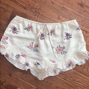 Cute spring shorts.